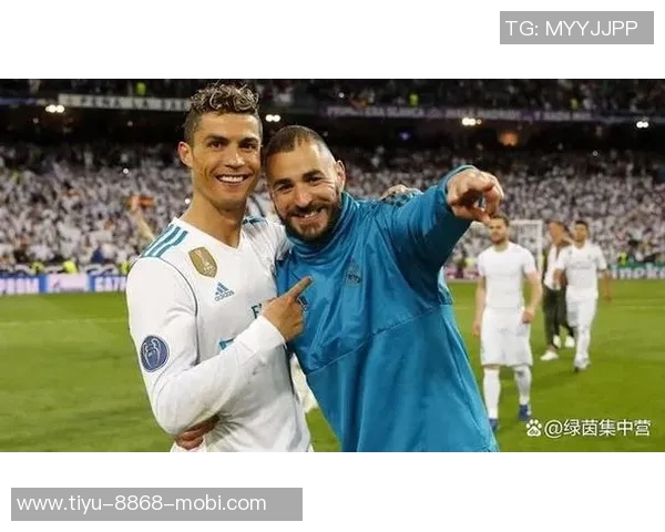 本泽马心目中的最佳足球阵容揭晓大罗C罗梅西领衔锋线小罗齐达内入选 本泽马心目中的最佳足球阵容揭晓大罗C罗梅西领衔锋线小罗齐达内入选